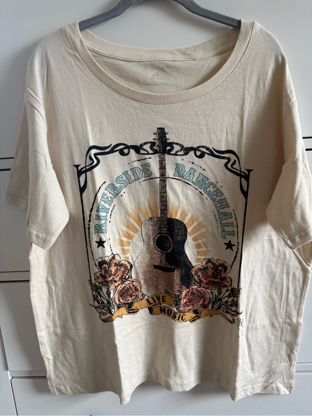 Grace & Lace "Riverside Dancehall Live Music" Girlfriend Fit Graphic Tee XL